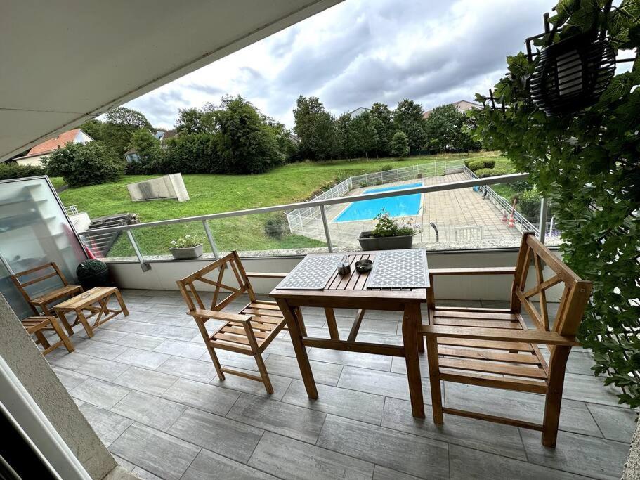 Appartement Cosy Avec Balcon Et Piscine Besançon Eksteriør bilde
