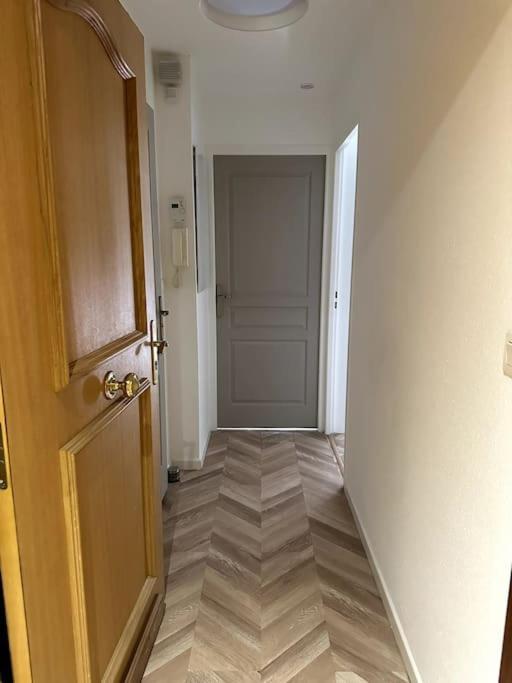 Appartement Cosy Avec Balcon Et Piscine Besançon Eksteriør bilde